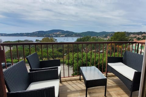 Lumineux appartement avec vue sur mer Apartment in Saint-Raphael