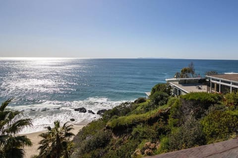 Ocean Front Beach Cottage House in Laguna Niguel