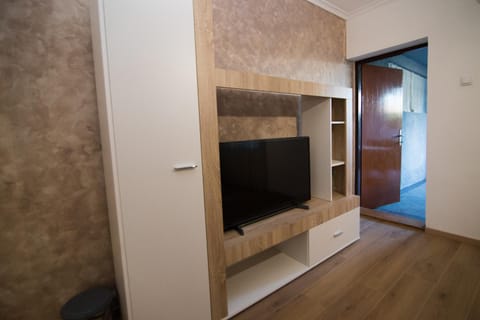 Communal lounge/ TV room, TV and multimedia, Evening entertainment, wardrobe