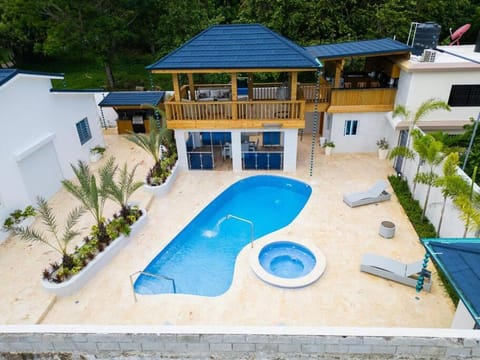 Property building, Patio, Day, Pool view, Swimming pool, sunbed