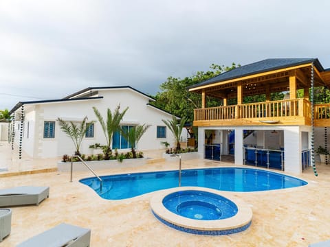 Pool view, Swimming pool, sunbed