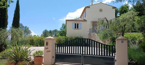 Villa bella piscine 12 personnes House in Fayence