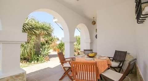 Arteflor Villa with beautiful garden at 200m from the beach Villa in El Palmar de Vejer