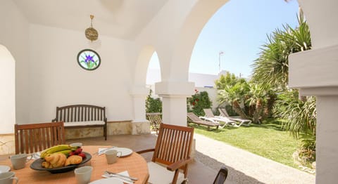 Arteflor Villa with beautiful garden at 200m from the beach Villa in El Palmar de Vejer