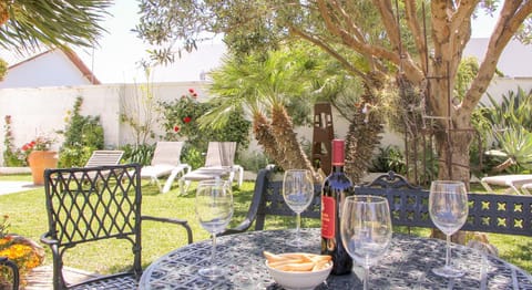 Arteflor Villa with beautiful garden at 200m from the beach Villa in El Palmar de Vejer