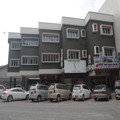 Property building, Day, Neighbourhood, Street view, Location, Parking