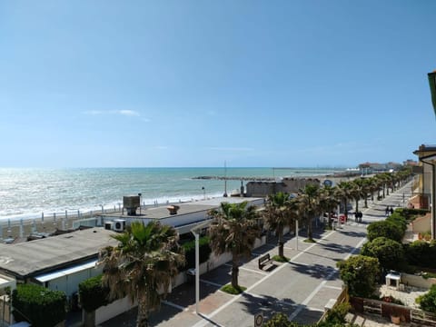 Nearby landmark, Neighbourhood, Natural landscape, Beach, Sea view