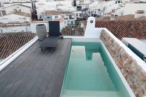 View (from property/room), Balcony/Terrace, Pool view, Swimming pool