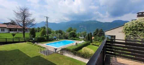 Mountain view, Pool view, Swimming pool