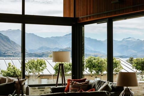 Living room, Mountain view