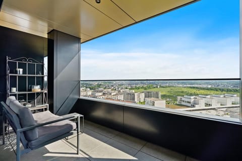 Day, View (from property/room), Balcony/Terrace, City view