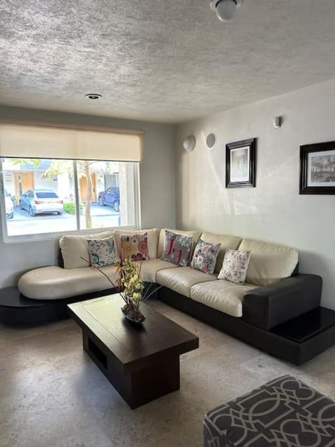 Residencial Quinta las Acacias, Juriquilla House in State of Querétaro