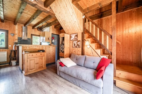 Demi-Chalet Les Trolles 6-8 pers Chalet in Haute-Savoie