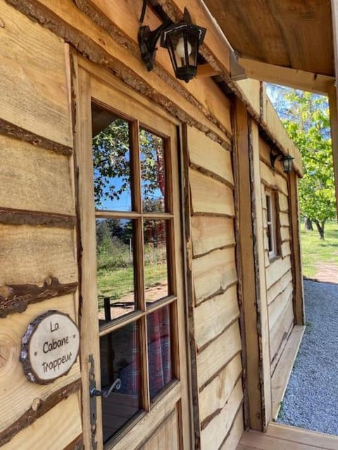 La Cabane trappeur House in Les Vans