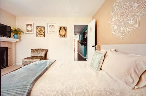 Cute Room! Own entry with fireplace Location de vacances in San Pablo