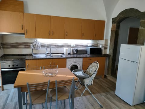 Kitchen or kitchenette, Dining area, oven, stove, toaster