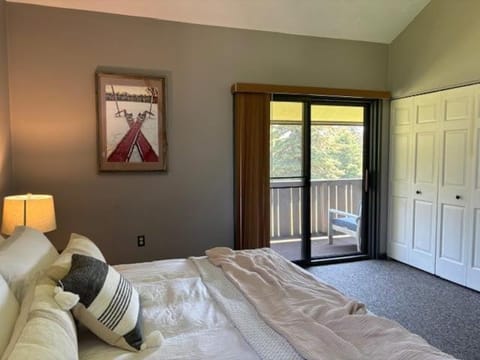 Spacious Boyne Mountain Condo- Sleeps 14 House in Boyne Falls