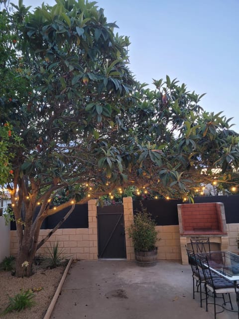 Maison à deux pas des plages, jardin, terrasse, terrain de pétanque et bbq House in Mèze