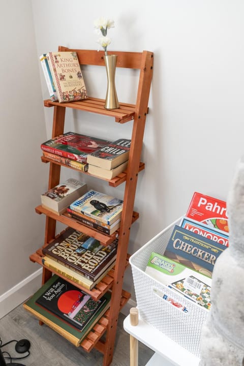 Library, Living room