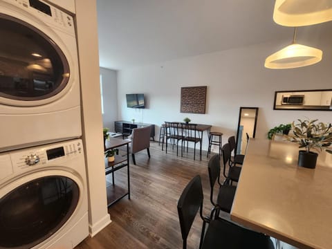 Pristine 2BR apt with modern amenities near NYC Apartment in Kearny