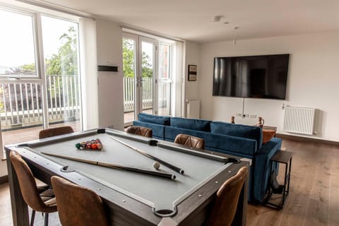 Game Room, Table tennis, Living room