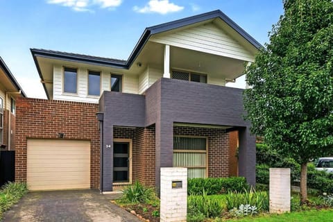 Property building, Day, Street view