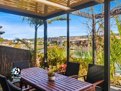 Patio, Neighbourhood, Lake view, Sunrise, Sunset