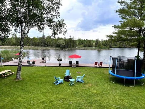 Peaceful Waterfront Cottage on Kawartha Lakes House in Kawartha Lakes