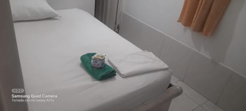 Bed, Photo of the whole room, towels