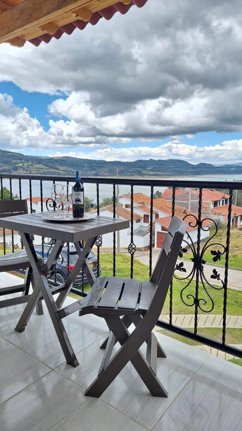 Balcony/Terrace, Lake view