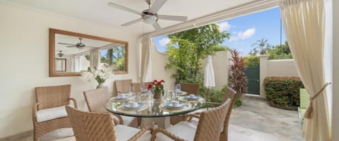 Luxury and modern 4-bedroom villa Villa in Saint James