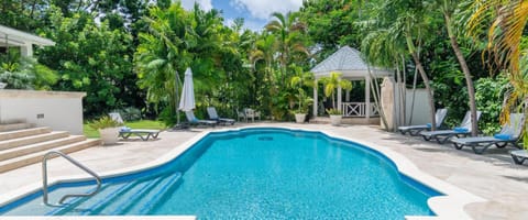 Beautiful 4 Br Villa in Sandy Lane Villa in Holetown