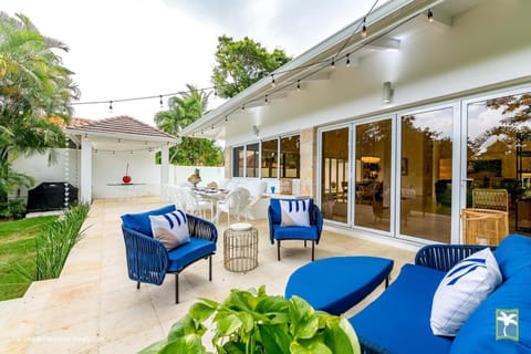 Spacious 4 Br near Golfing Neighborhood Villa in La Romana