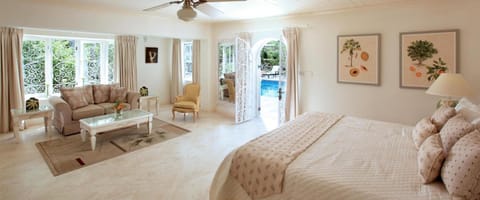 6 Br Vacation Home with Private Pool Villa in Saint James