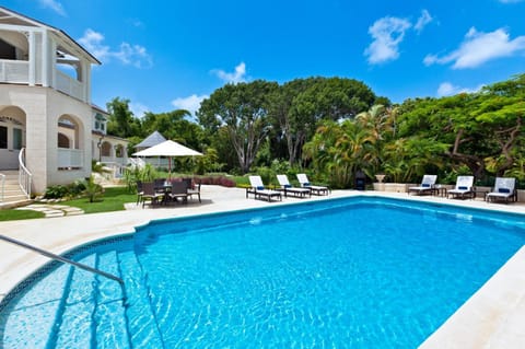 Luxury 5 Br Villa in Sandy Lane Apartment in Saint James