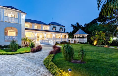 Luxury 5 Br Villa in Sandy Lane Apartment in Saint James