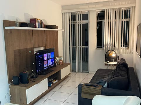 Aconchegante quarto cama de casal em apartamento 101 Vacation rental in Rio de Janeiro