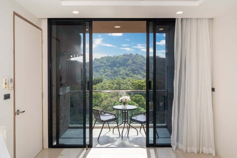 Patio, Day, View (from property/room), Balcony/Terrace, Mountain view