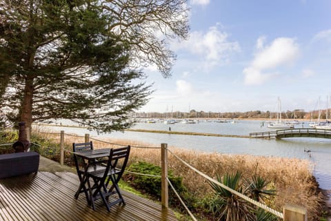 Day, Natural landscape, Dining area, River view