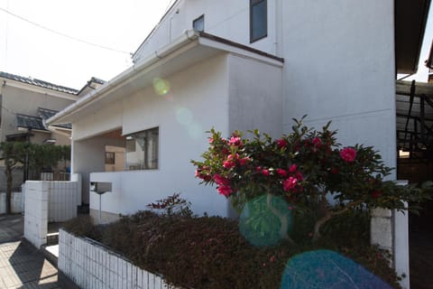 Property building, Day, Garden view, Quiet street view