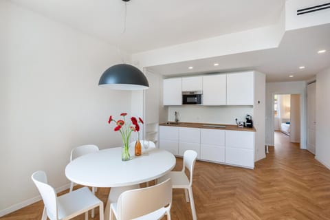 Property building, Kitchen or kitchenette, Living room