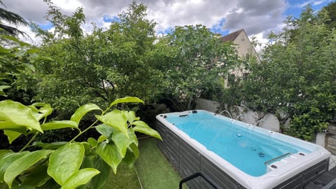 Hot Tub, View (from property/room)