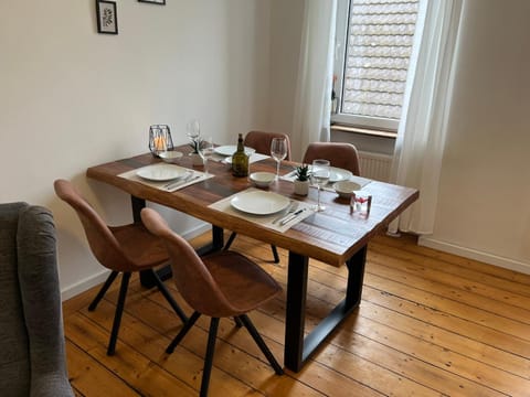 Dining area, Food