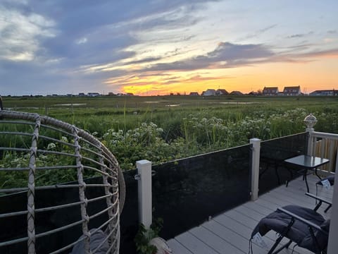 Day, Natural landscape, View (from property/room), Balcony/Terrace, Sunrise, Sunset