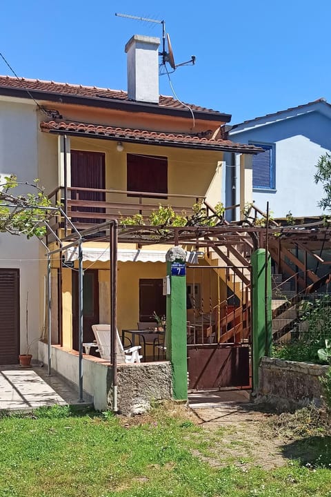 Property building, Patio, Garden, View (from property/room), Balcony/Terrace, Garden view