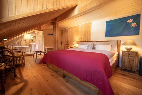 Ferienwohnungen im Boutique-Hotel Alpenrose Apartment in Saanen