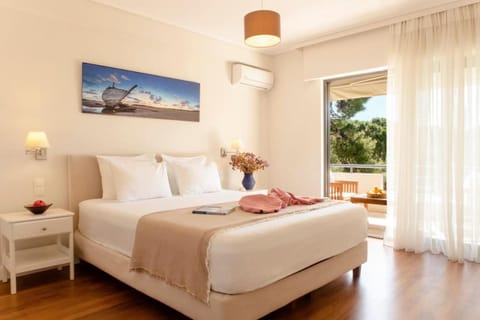 Athenian Riviera Seaside Escape in Vouliagmeni Apartment in Vouliagmeni