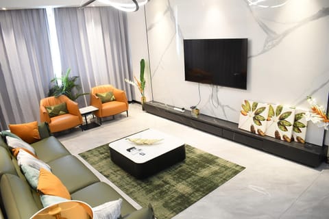 Communal lounge/ TV room, TV and multimedia, Living room, Seating area, Evening entertainment