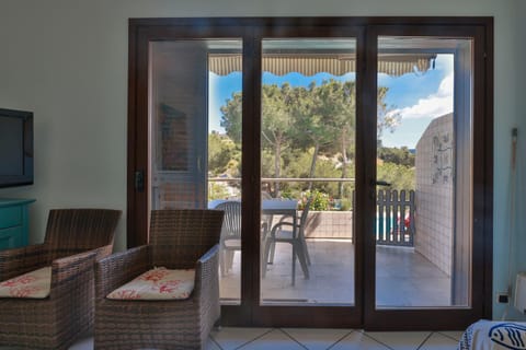 Il Porto Bilocale 11 con piscina - Goelba Apartment in Porto Azzurro