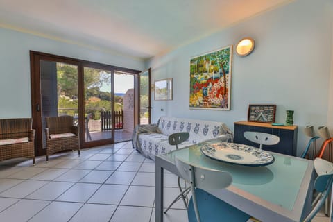 Il Porto Bilocale 11 con piscina - Goelba Apartment in Porto Azzurro